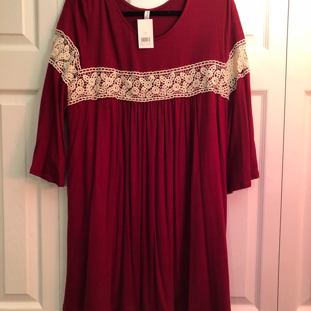 Maroon tunic with lace design